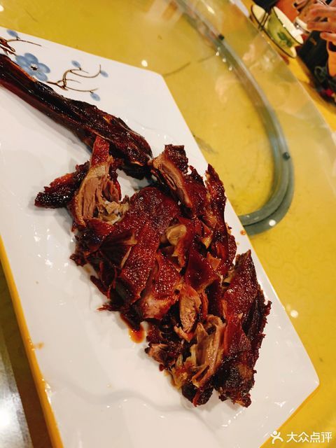 西芹炒海地龙推荐菜:阿辉特色排档海鲜吧位于福州市六一中路新港里7号