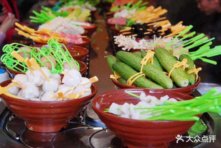 陈钢串串香旋转小火锅