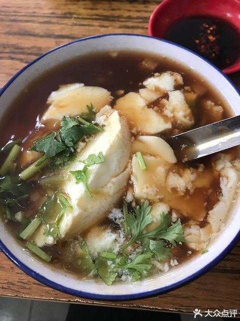 推荐菜:豆豆鲜豆腐脑鸡蛋脑位于安阳市文峰区灯塔路882号