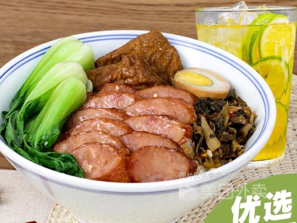 脆皮烤肠卤汁饭