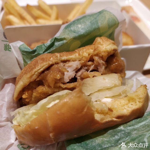 超级鸡腿堡脆皮炸鸡推荐菜:德克士(呼兰蓉大餐厅店)位于哈尔滨市呼兰