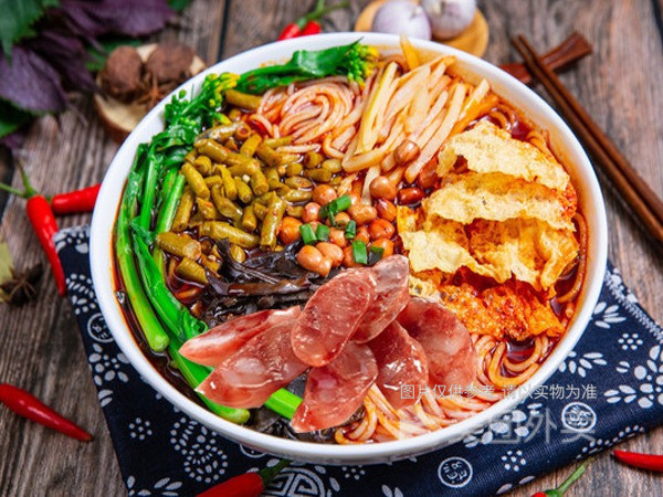 烧肠螺蛳粉图片