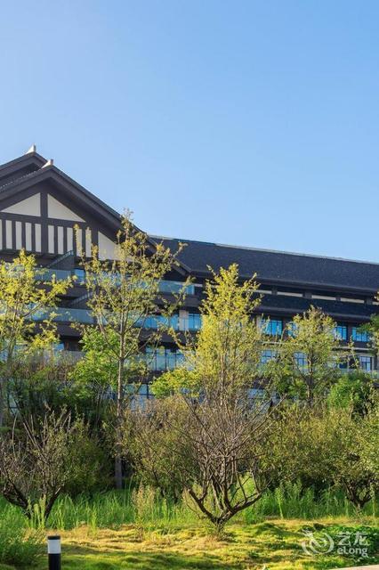 兴义湖景国际酒店