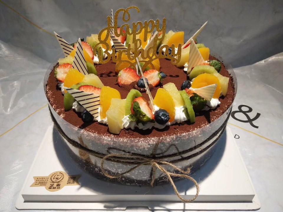 巧克力碎蛋糕图片