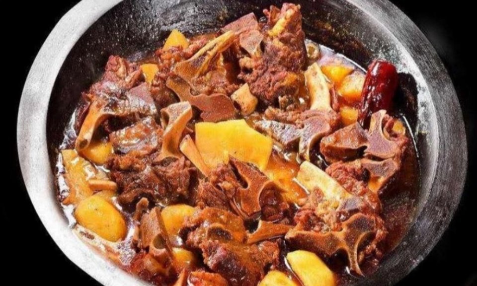 宴灶门羊蝎子干锅铁锅炖