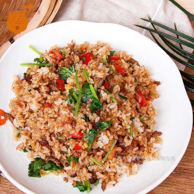 野山椒香菜牛肉炒饭图片