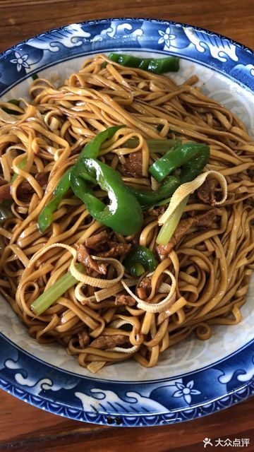 青椒肉丝盘水面图片