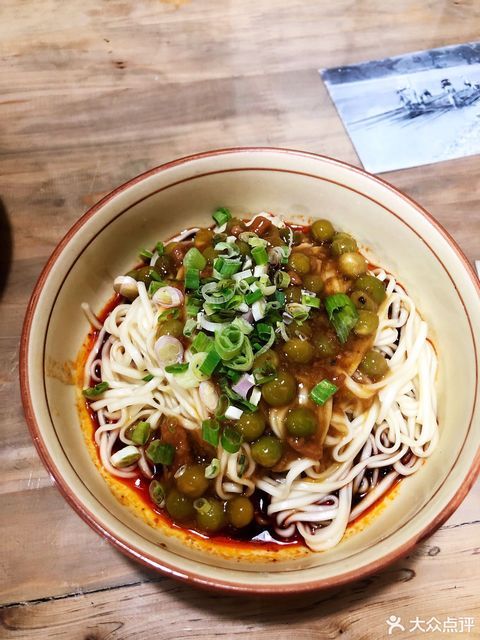 推薦菜:鴛鴦面青豌豆麵青豌豆雜麵分類:餐飲;快餐;粉面館;中式快餐