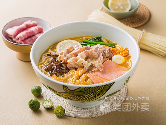 野山菌肥牛米线图片