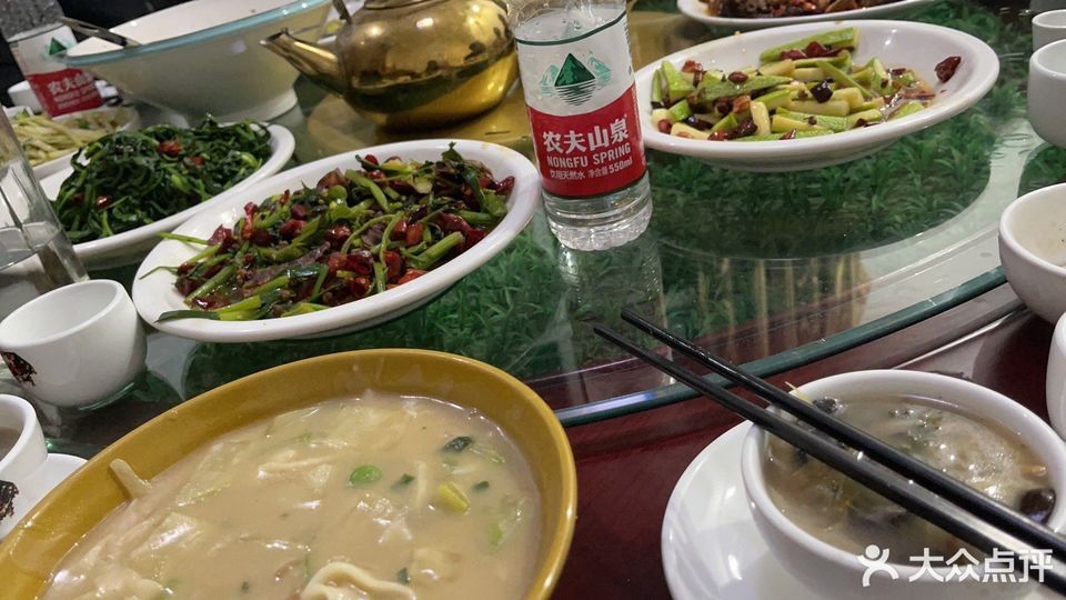 张氏板面位于南阳市新野县淯翔路晨洋托教旁标签:快餐餐饮推荐菜:分类