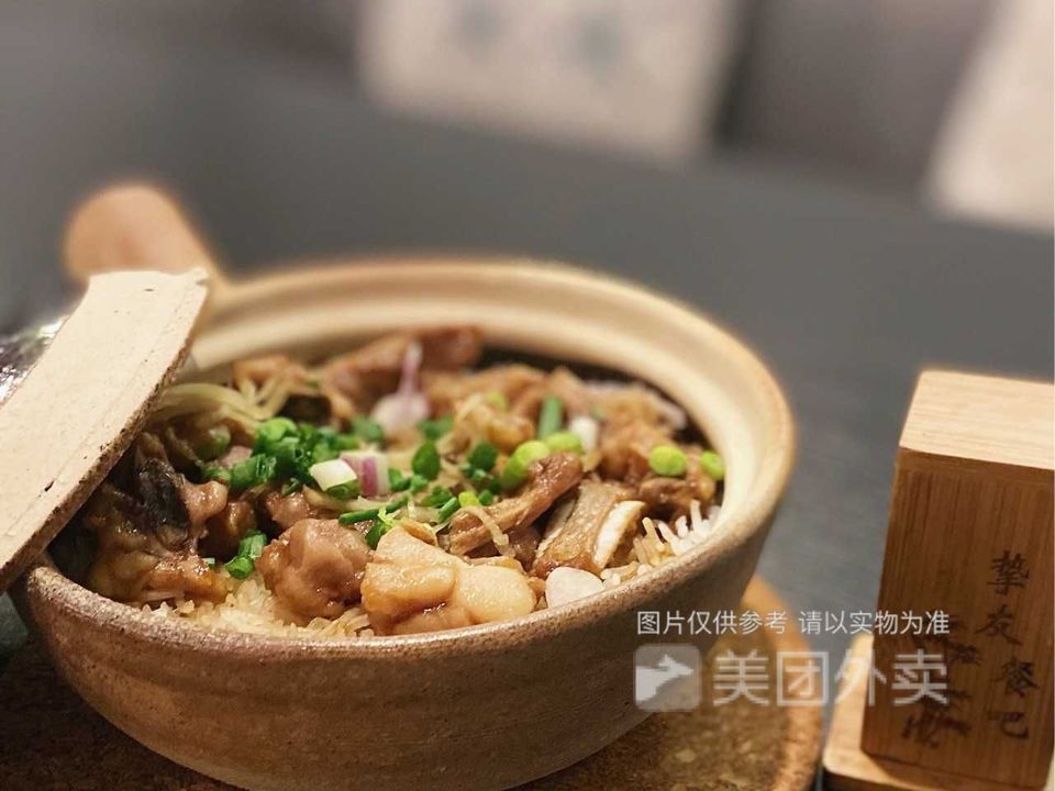 排骨滑鸡煲仔饭图片