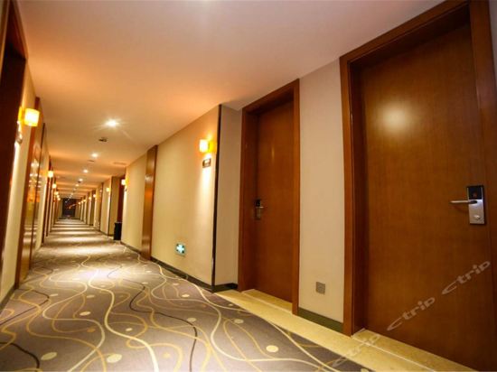 店)位于宜昌市伍家岗区桔城路15号(火车东站旁)推荐菜:分类:星级酒店