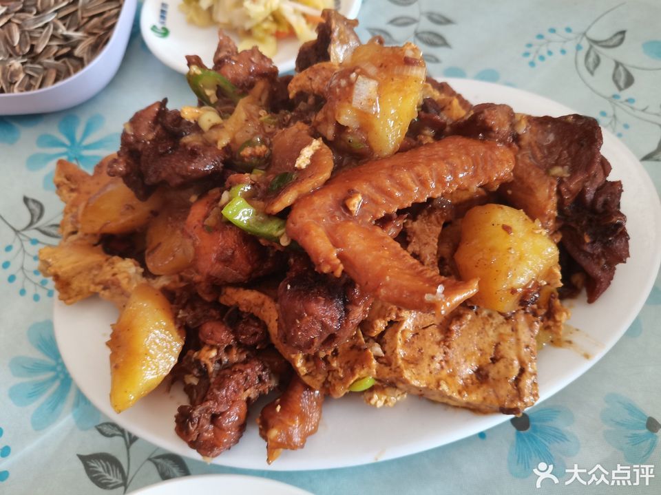 v***:给大家推荐一下内蒙古巴彦淖尔盟乌拉特前旗白彦花镇的猪肉勾鸡