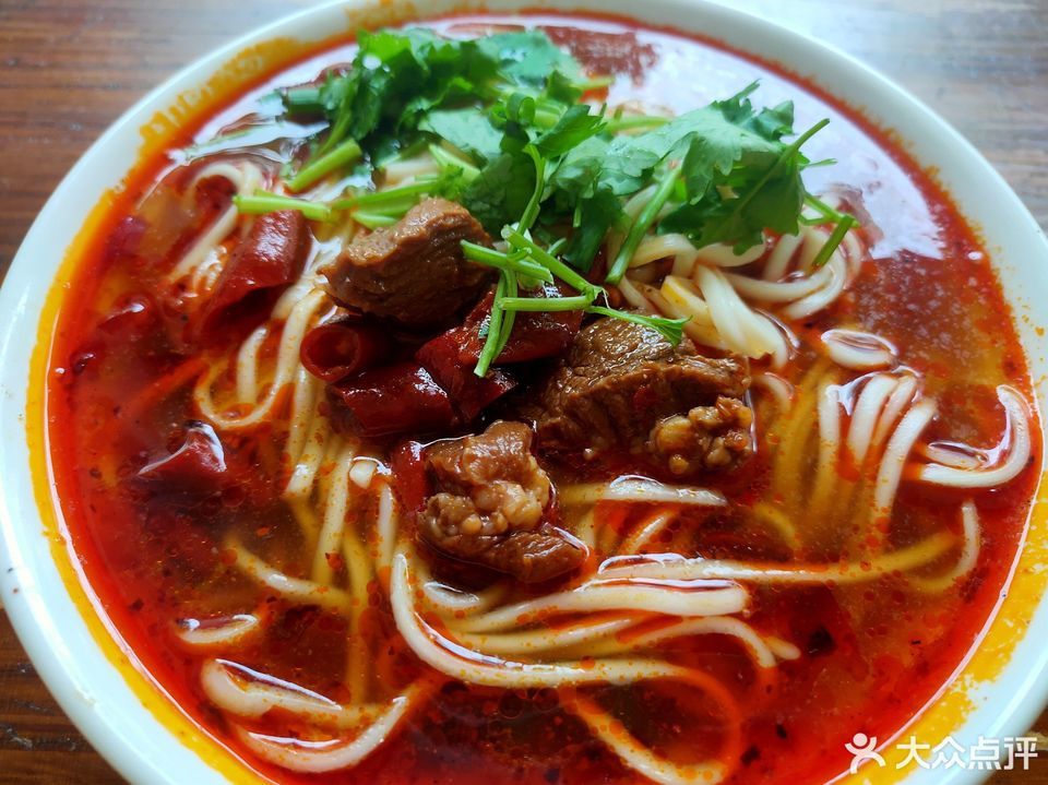 燕波牛肉面砂锅位于乐山市市中区百禄路 标签:餐饮快餐粉面馆中式快餐