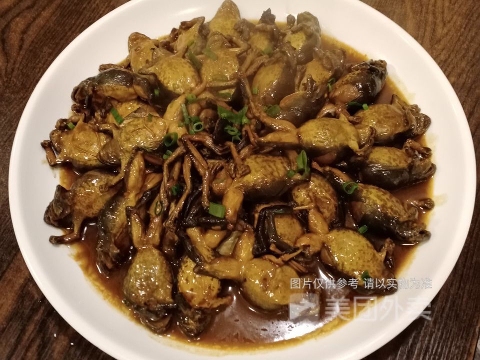 金蛤蟆笨鸡河鱼土菜馆本溪店