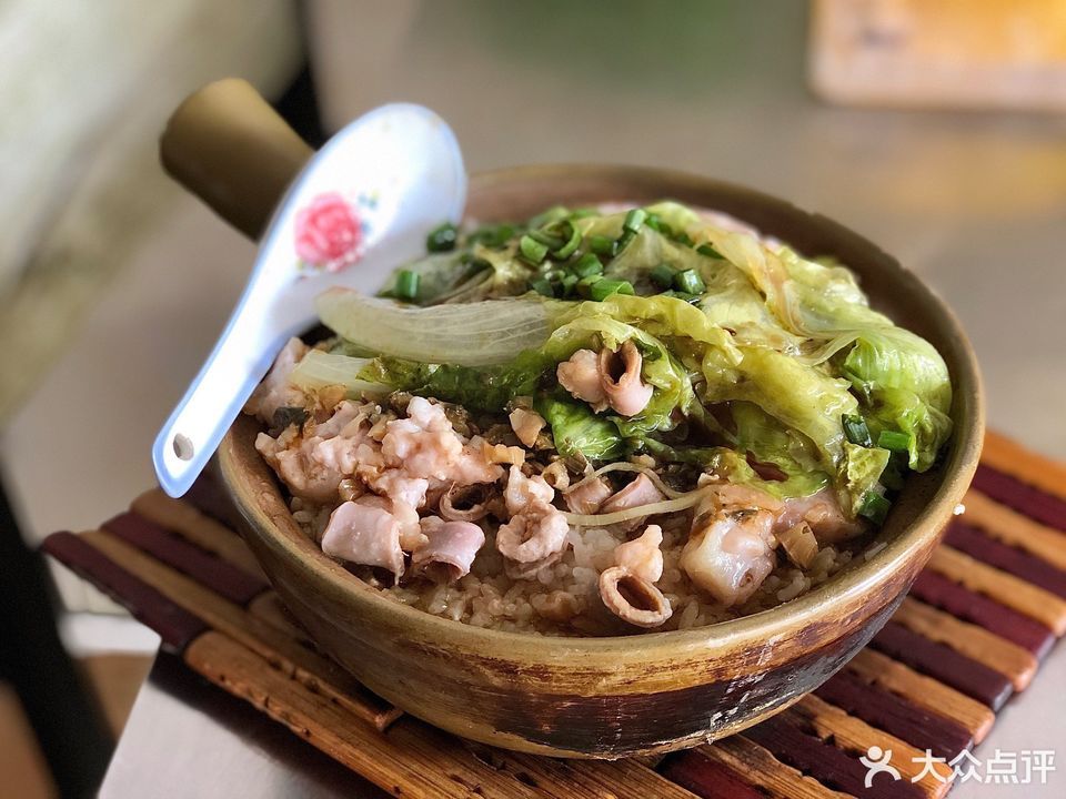 三拼煲仔饭图片