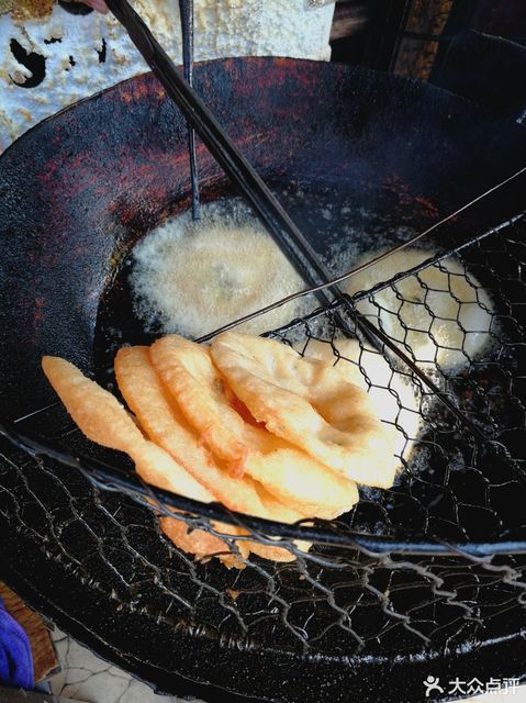 新市米粉推荐菜:新市米粉(城北路店)位于衡阳市耒阳市城北西路326-328