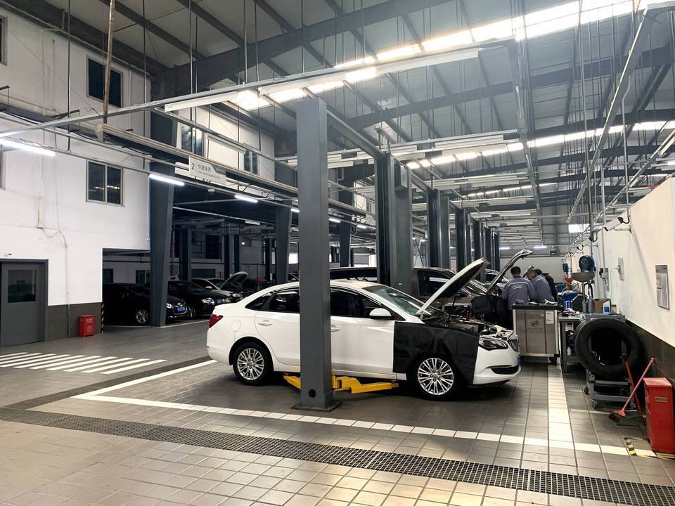 在哪儿):上海市宝山区高逸路99号电话:上汽通用别克上海经典4s店[上海