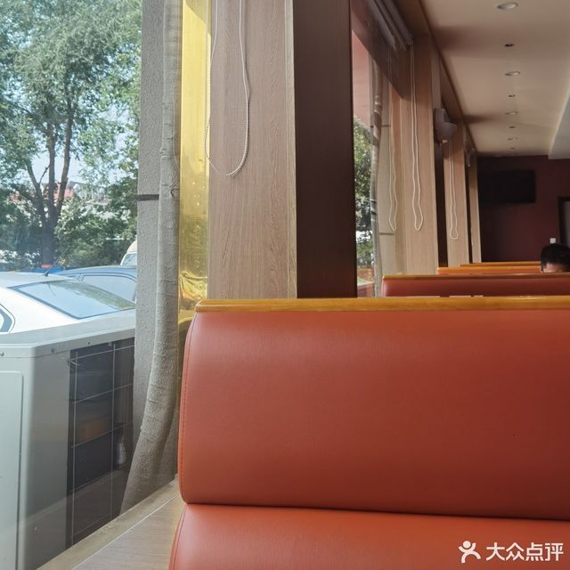 荣食方(振兴路店)位于聊城市东昌府区卫育北路与振兴西路交汇处附近东