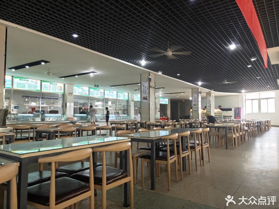 河南城建学院餐厅图片