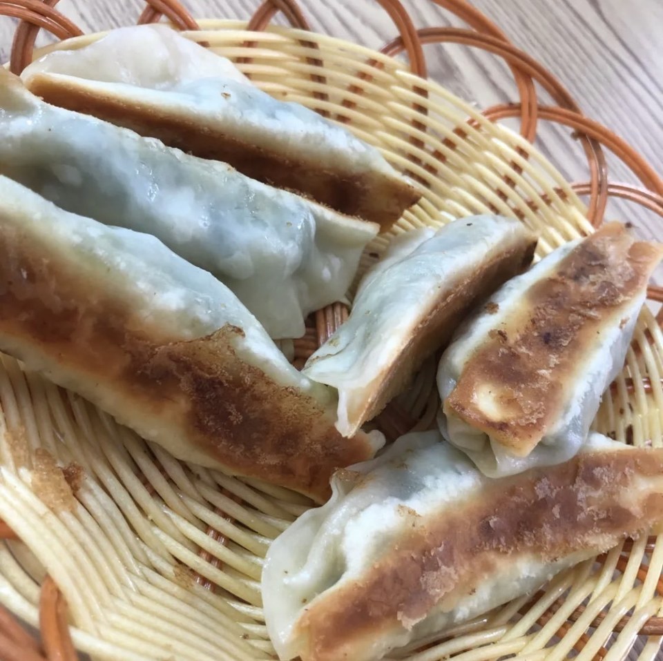 青岛锅贴燕儿岛路店