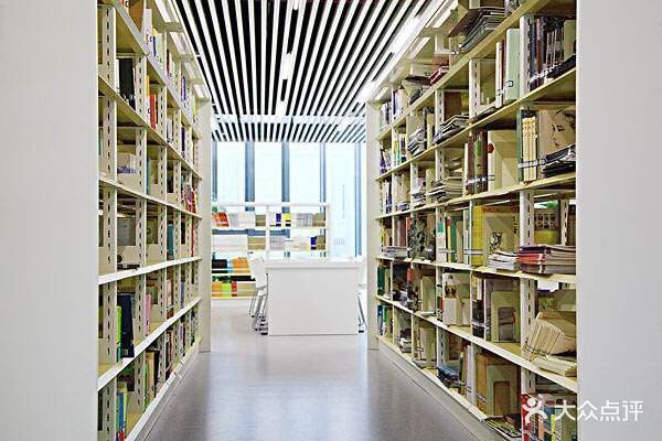 > 天通苑图书馆