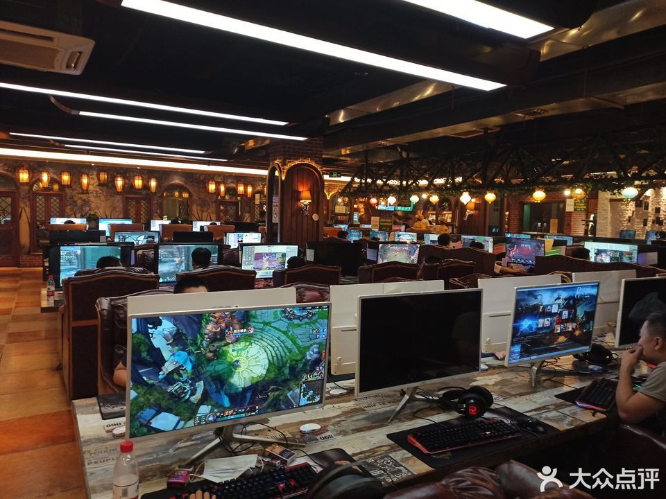 主流网咖网吧万象店