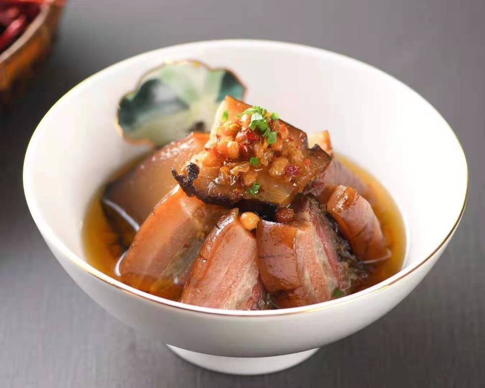 推荐菜:湘江春(樱之谷店)位于长沙市雨花区樱园住宅小区e栋202号(体院