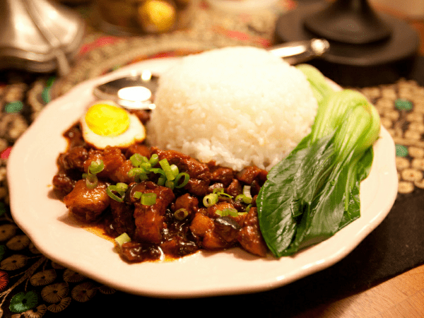 柳叶蒸饺卤鸭腿饭推荐菜:沙县小吃位于昆明市官渡区螺蛳湾精品街三区9