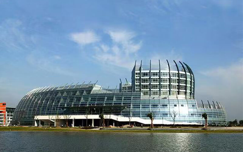 东华大学(延安路校区)