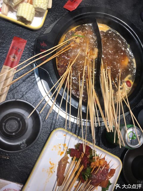 渝五爷推荐菜:鸭肠水果罐头红糖糍粑分类:餐馆;餐饮;川菜;中餐;串串香