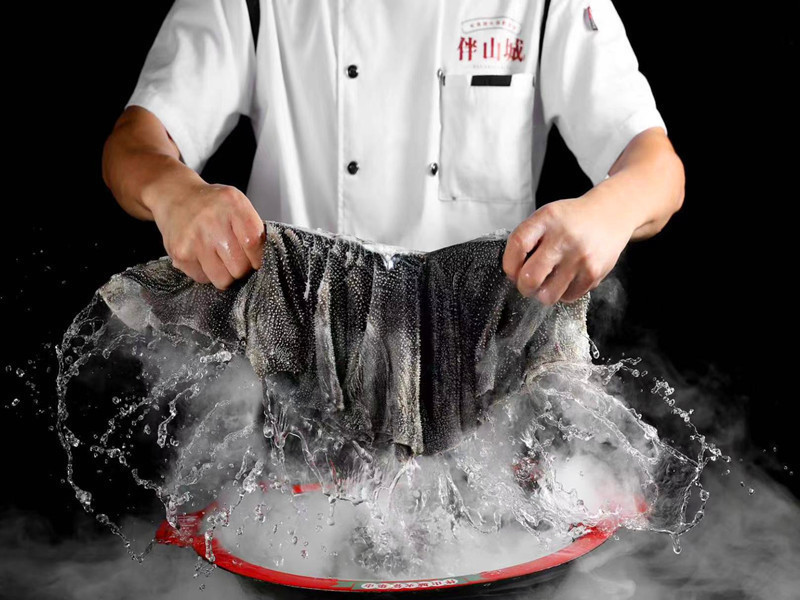 推荐菜:伴山城火锅集市(余江店)位于鹰潭市余江区金怡华府23栋三城