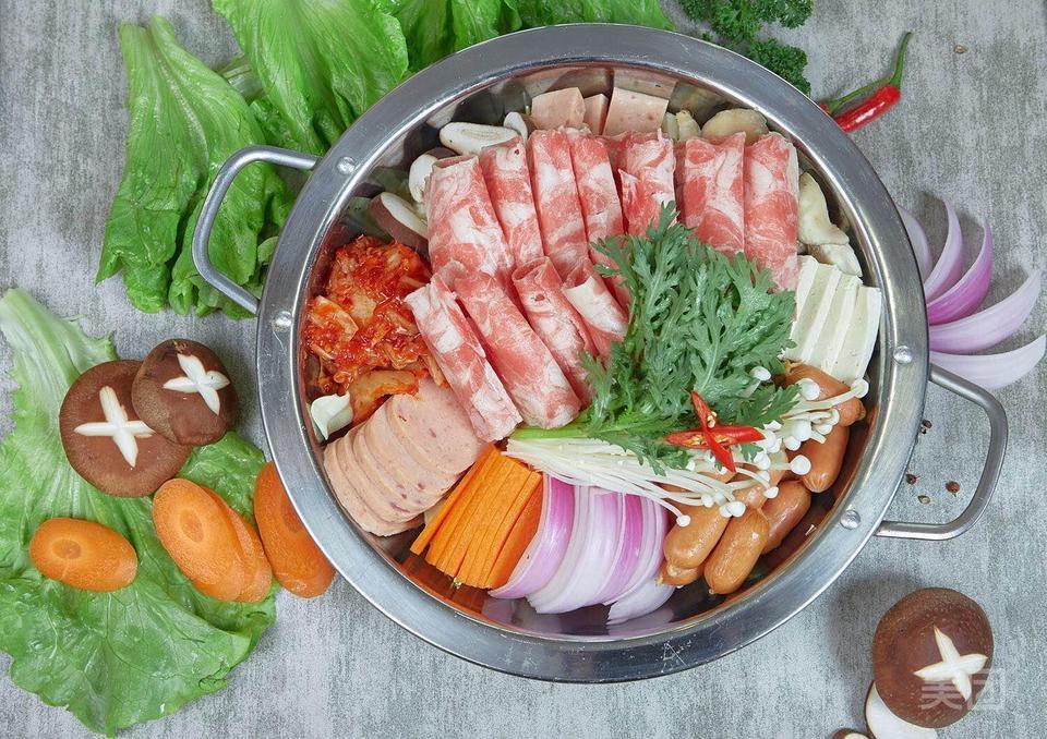 澳洲雪花肥牛部队火锅图片