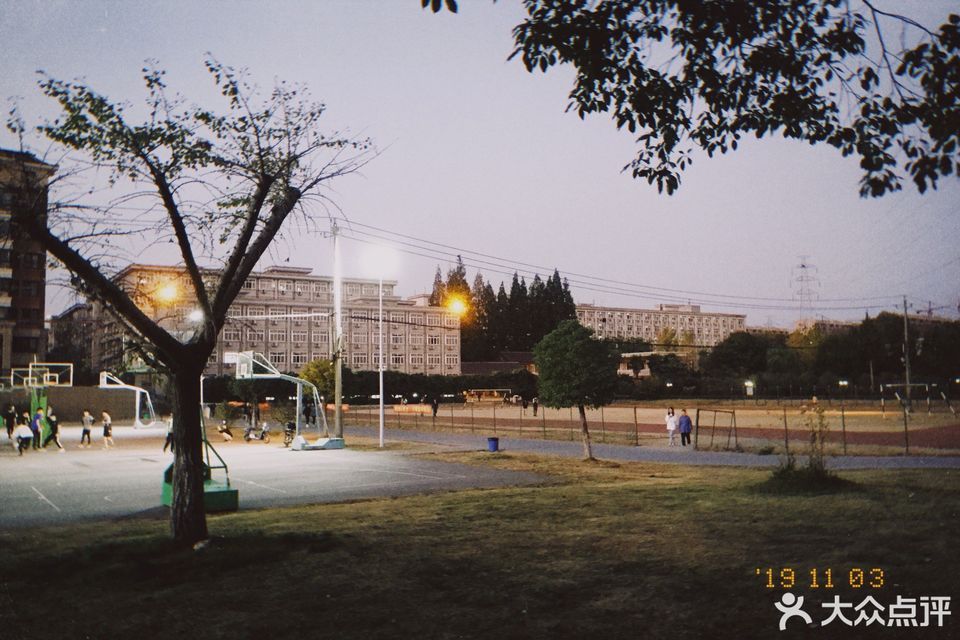 钟山职业技术学院-足球场