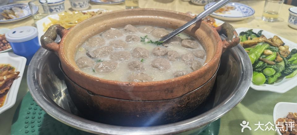 牛肉丸皮蛋粥图片