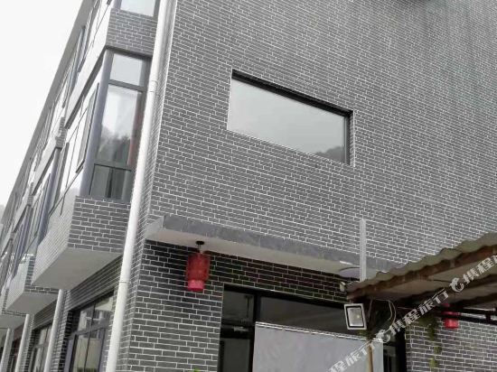 石家庄市 住宿服务 > 平山驼梁农家院迎客松宾馆