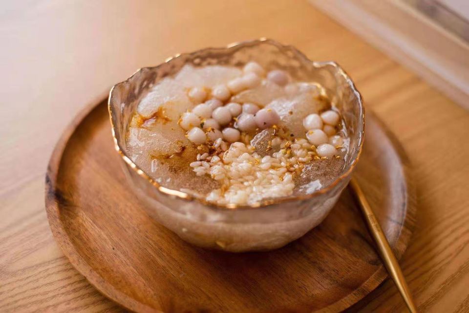 桂花酒酿冰粉图片