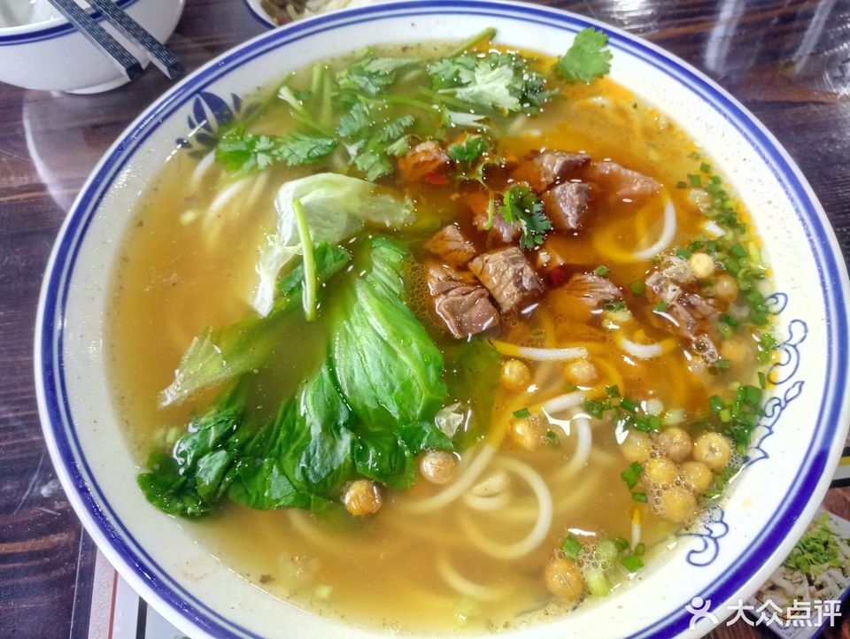 羊肉汤羊肉汤粉推荐菜:姚姐羊肉粉重庆小面位于湛江市霞山区海滨大道