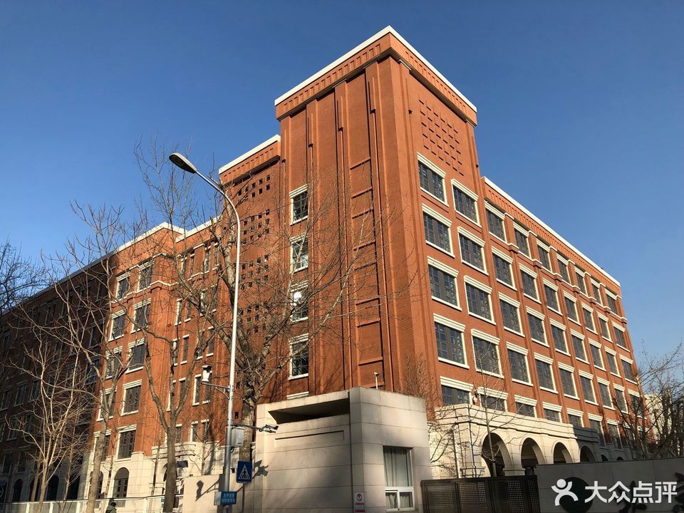 北京八中游泳馆图片