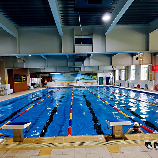亲水体育中心游泳馆
