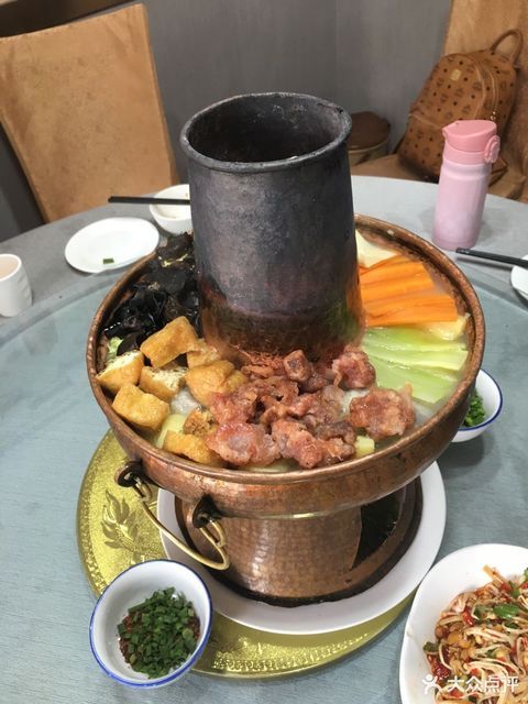 鹤庆人家传统大理菜威远街店