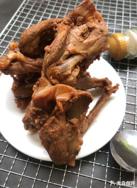 卤鸭架图片