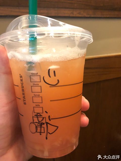 冰摇桃桃乌龙茶图片