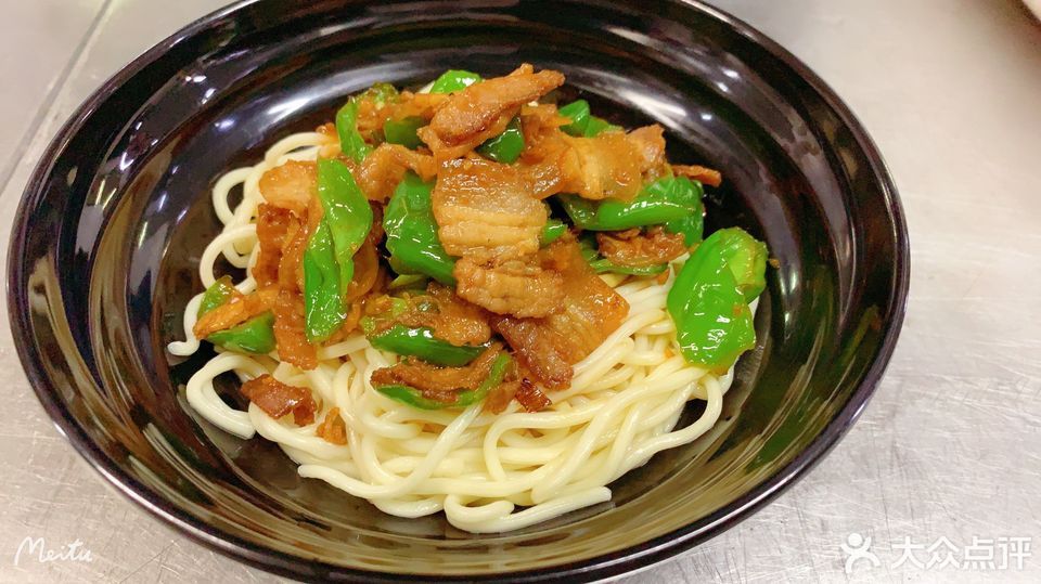 小炒肉拌面图片