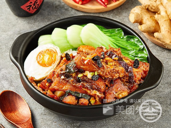 香辣鱼块煲仔饭图片