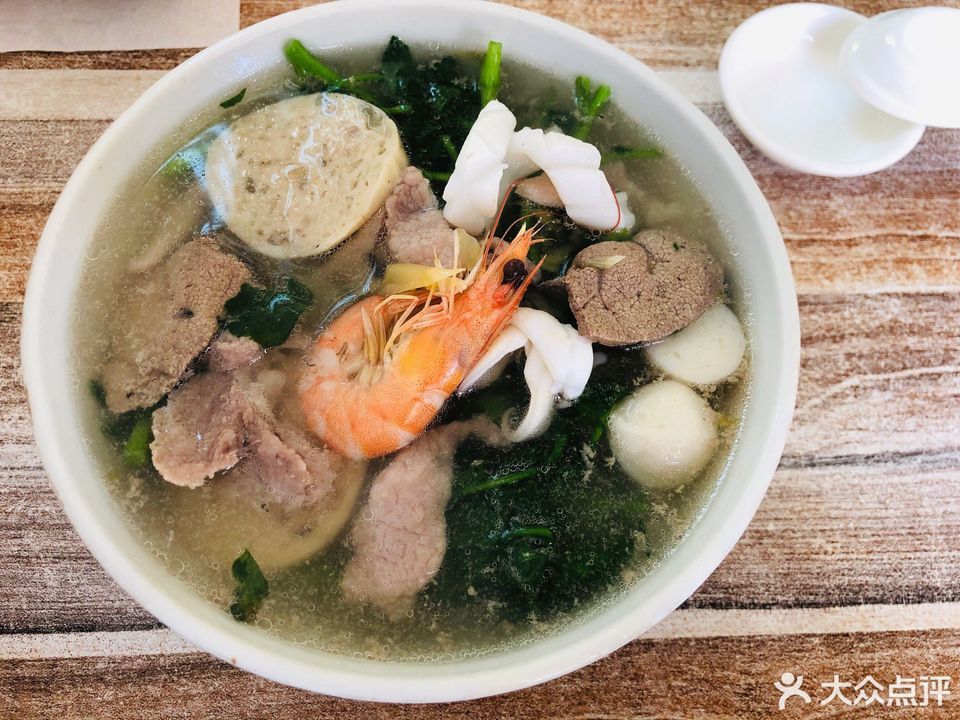 猪杂粿条汤图片