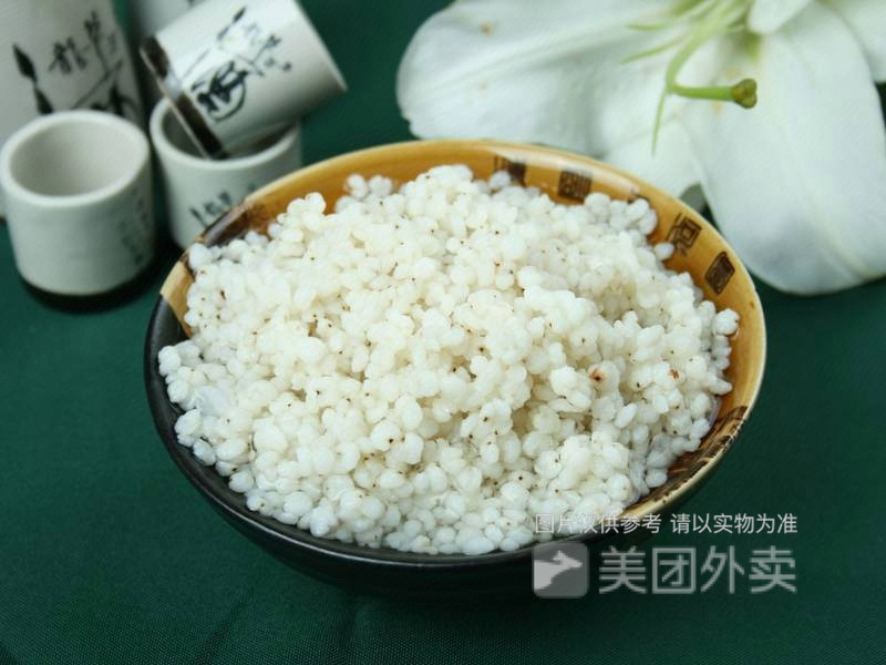 小炸鱼荠菜鲜肉大馄饨推荐菜:千里香馄饨位于锦州市凌河区上海路七段1