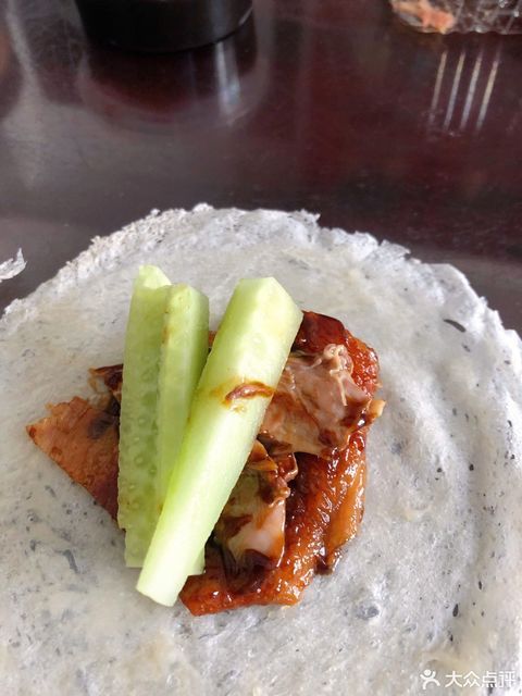 老北京卤肉卷烤鸭卷