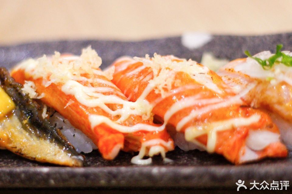 火焰蟹棒寿司图片