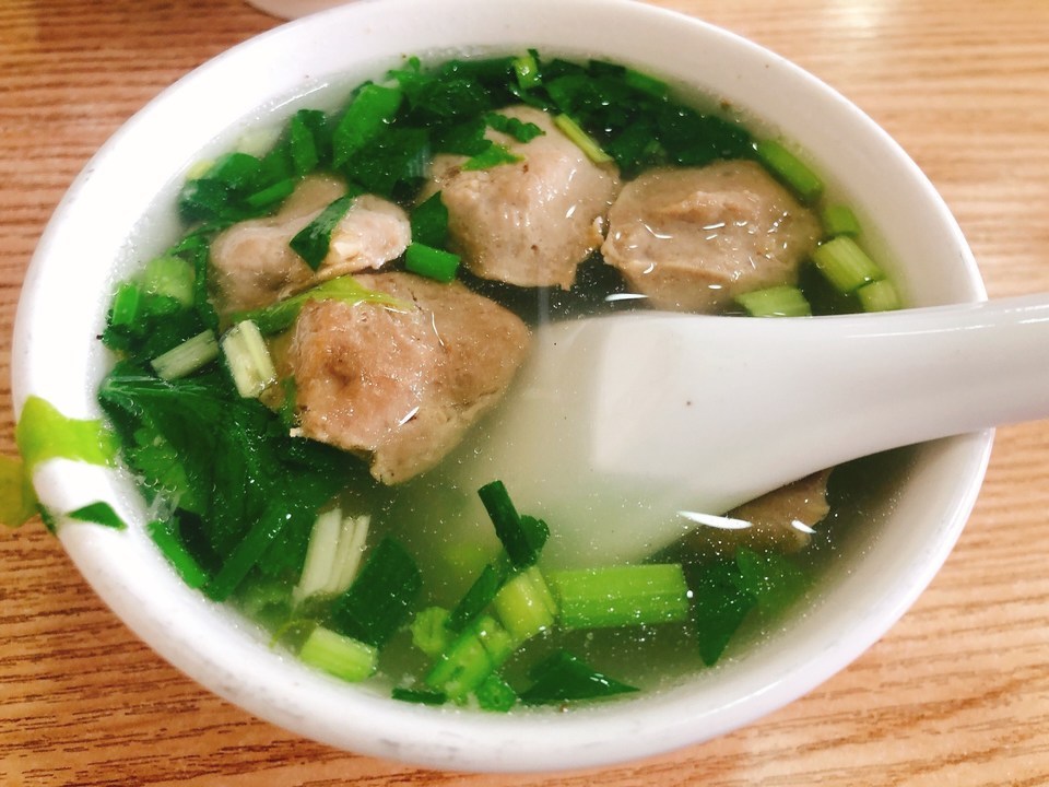 牛肉饼推荐菜:老尾姨小米馆位于汕尾市海丰县红城大道与二环东路交汇